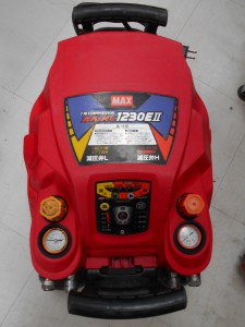 MAXエアコンプレッサAK-HL1230E2