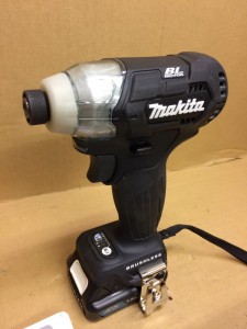 makita 充電式インパクトドライバ TD111D