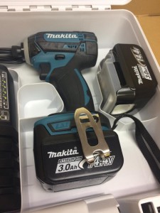 makita インパクトドライバ TD138DRFX