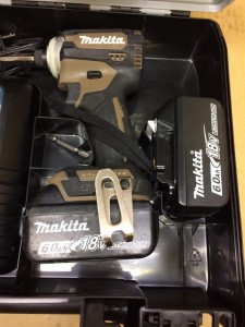 makita インパクトドライバ TD171DGXAB