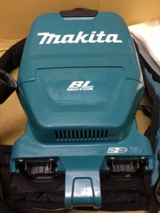 マキタ makita 充電式背負いクリーナー VC260D