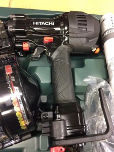 HITACHI 日立工機 HiKOKI 65mm高圧ロール釘打機 NV65HR(B)
