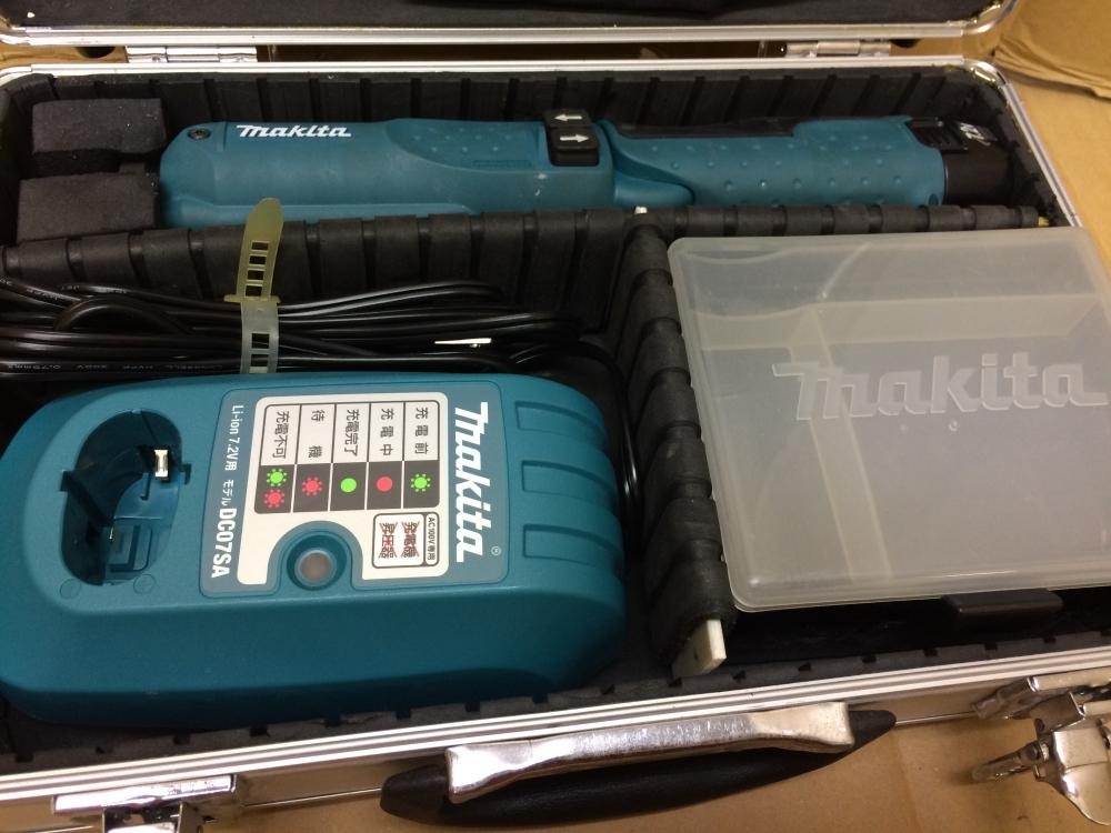 マキタ ペンインパクト TD020D