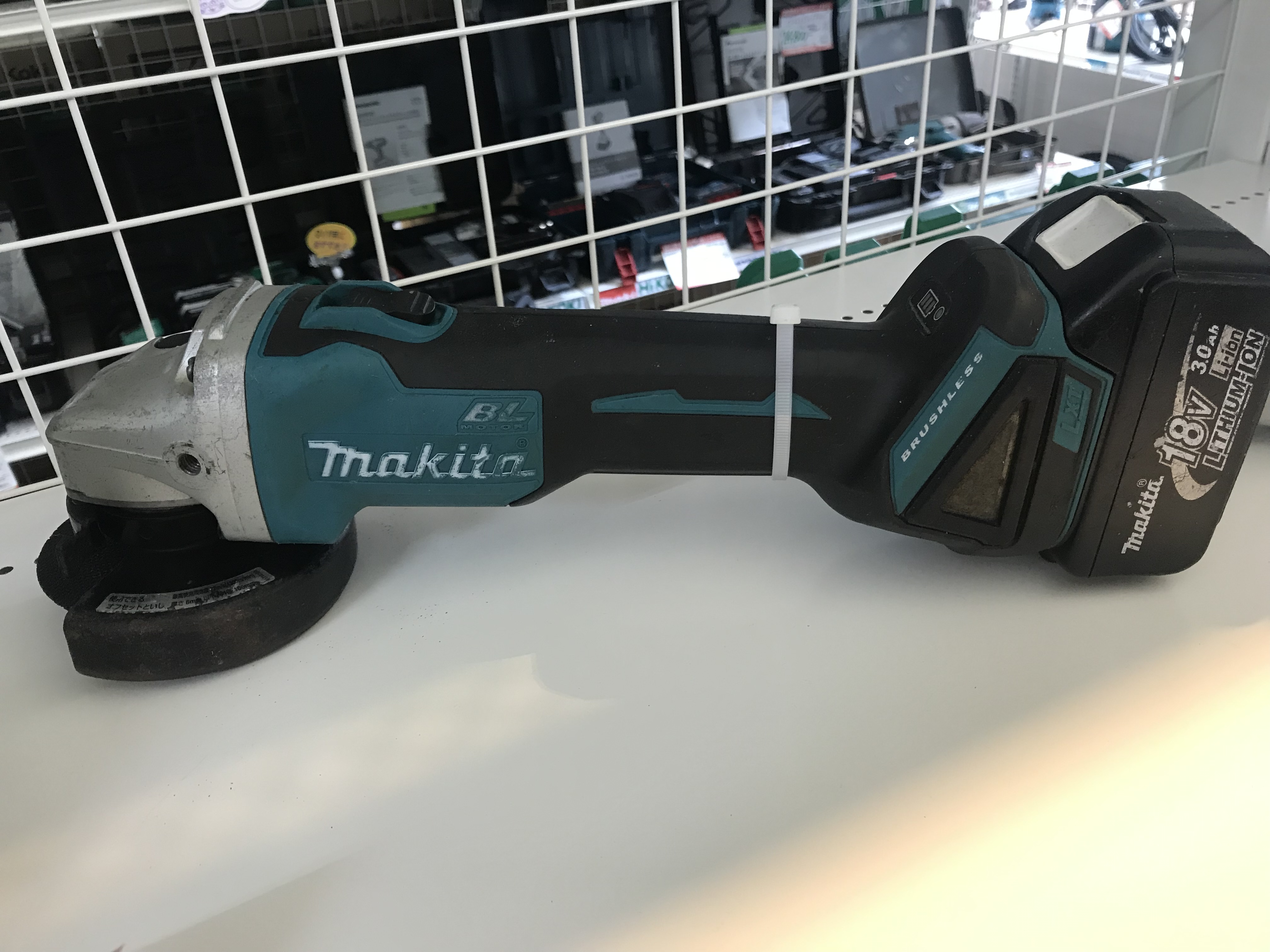 makita ディスクグラインダ GA404DN