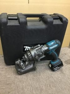 川越店【makita 充電式パンチャー コードレスパンチャー PP200DRG 