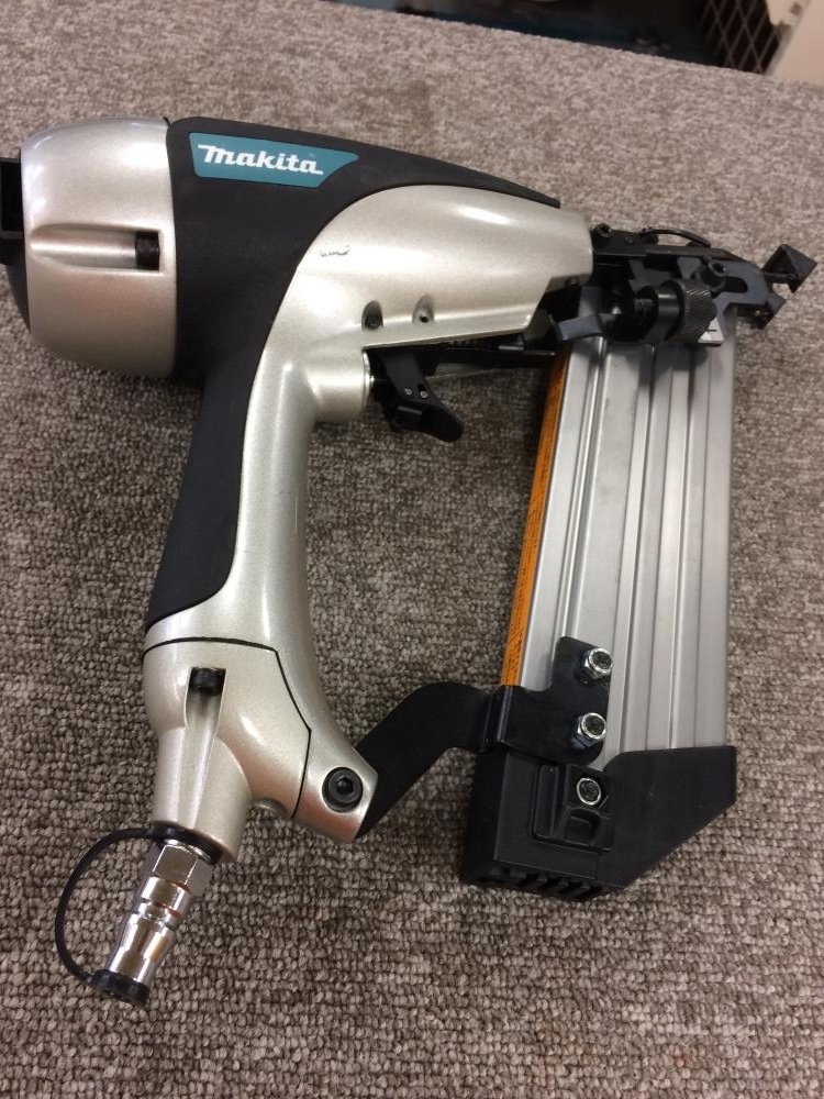 未使用 品】マキタ(Makita) AF634S フロア用ブラッド釘打(品)-