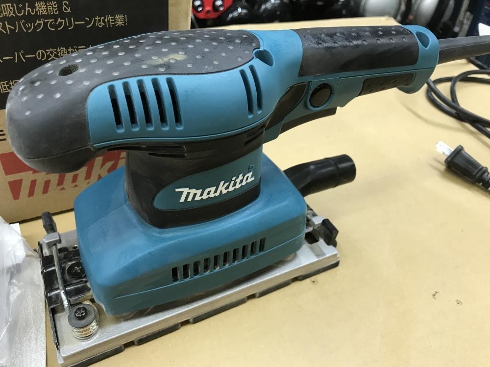 マキタ 仕上げサンダ BO3710