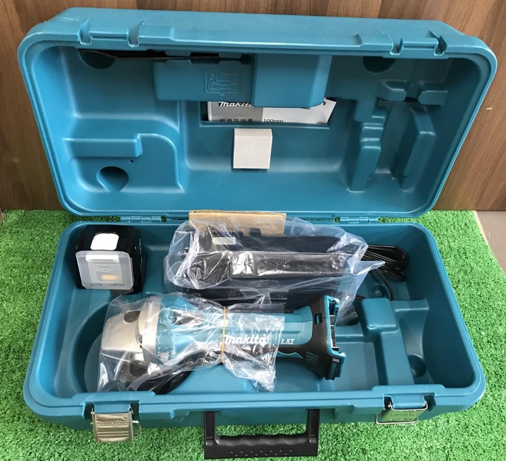 マキタ　makita 充電式ディスクグラインダ　14.4V/3.0Ah GA400DRF　バッテリ1個+充電器　展示品