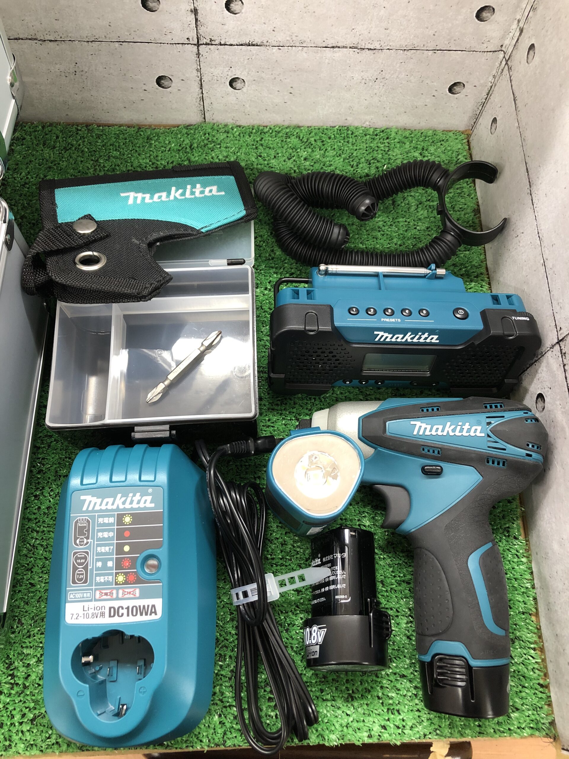 マキタ(Makita) 電動工具 充電式 ドライバーライトラジオセット 10.8V 