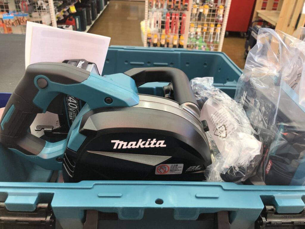 買取実績】makita マキタ 185ｍｍ充電式チップソーカッタ CS001GRMX