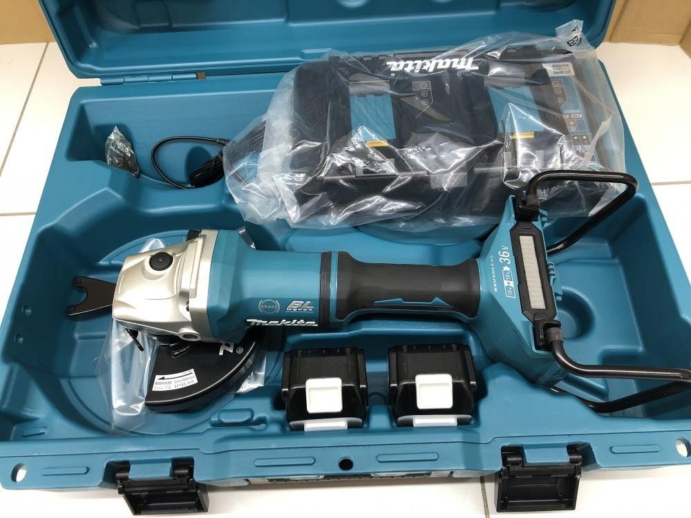 Makita GA700DPG2 ディスクグラインダー - 工具/メンテナンス