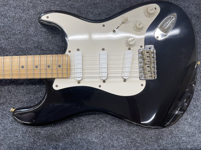 fender STRAT CTASTER BLACKIE Eric Claptonモデルの」買取事例】