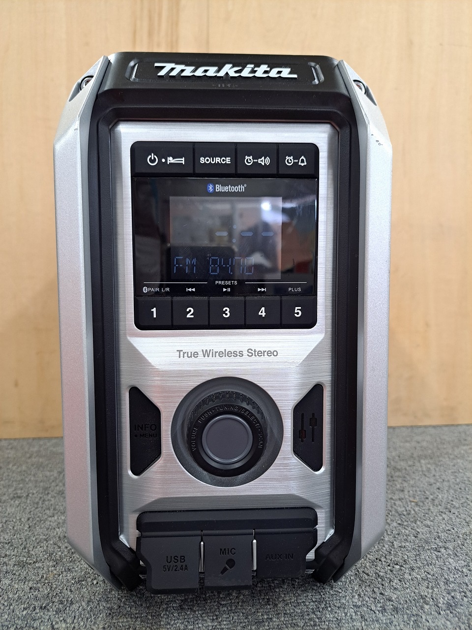 マキタ最高の音質( ﾟДﾟ) マキタ 充電式ラジオ MR113 | 工具の買取 