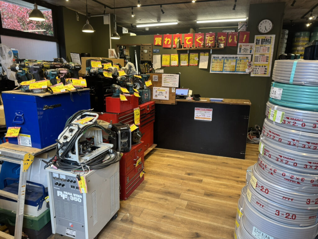 ツールオフ江戸川店の店内