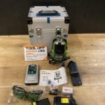 グリーンレーザー墨出し器