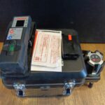 ブルーグリーンレザー墨出し器 