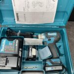 makita マキタ 充電式インパクトドライバー 10.8V 10.8V1.5Ahバッテリー×2、充電器付