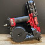 高圧ビス打ち機 