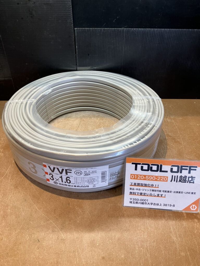 3×1.6 黒白赤の画像