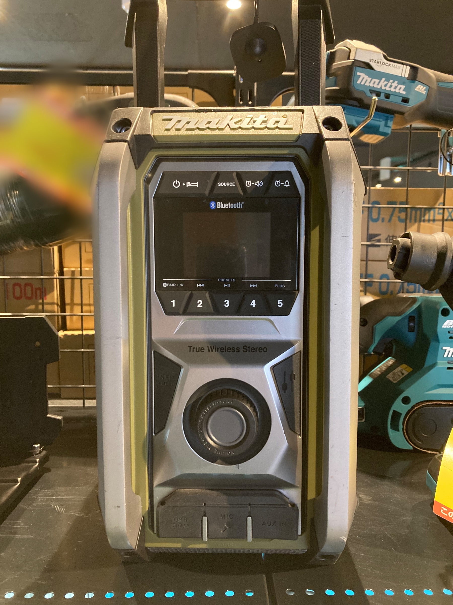 買取実績】makita 充電式ラジオ MR005G［東京都荒川区］ツールオフ足立店