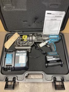 makita マキタ 18V充電式パンチャー  6.0Ahバッテリ1個 充電器付属