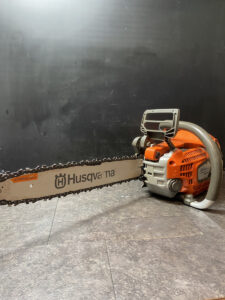 ﾊｽｸﾊﾞｰﾅ Husqvarna ｴﾝｼﾞﾝ式ﾁｪｰﾝｿｰ
