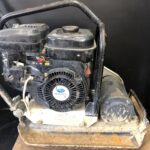 メーカー不明(おそらく明和) プレートコンパクター 転圧機
