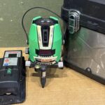 グリーンレーザー墨出し器